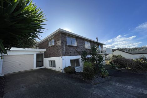 Photo of property in 2/127 Stapleford Crescent, Browns Bay, Auckland, 0630
