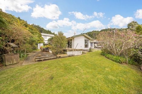 Photo of property in 15 Forest Road, Pinehaven, Upper Hutt, 5019