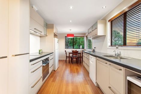 Photo of property in 137 Bradbury Road, Botany Downs, Auckland, 2010