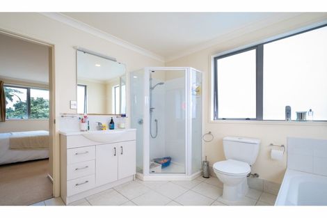 Photo of property in 11l Clearwater Cove, West Harbour, Auckland, 0618