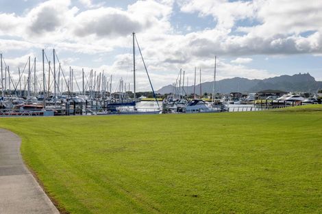 Photo of property in 32 Te Piriti Road, One Tree Point, 0118