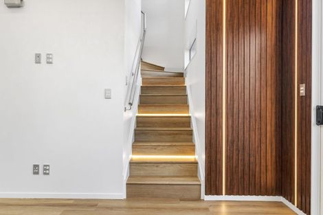 Photo of property in 2a Feasegate Street, Manurewa, Auckland, 2102