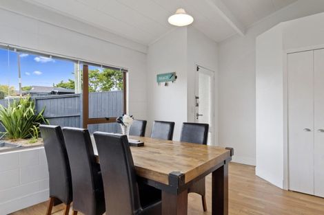Photo of property in 2a Kaitemako Road, Welcome Bay, Tauranga, 3112