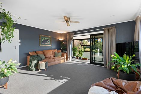 Photo of property in 3 Martin Road, Fairfield, Dunedin, 9018