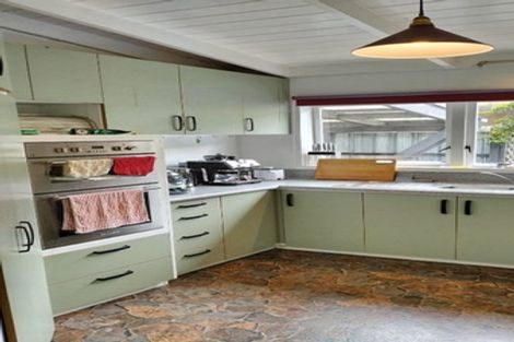 Photo of property in 38 Larchmont Grove, Totara Park, Upper Hutt, 5018