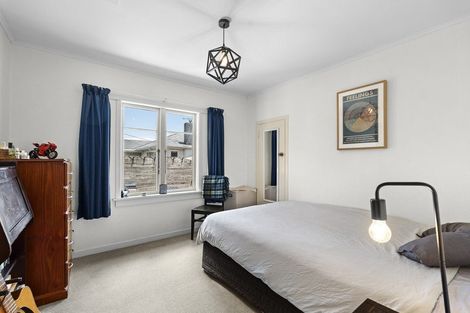 Photo of property in 4 Smith Road, Merrilands, New Plymouth, 4312