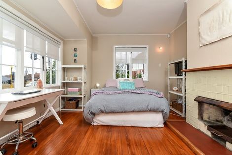 Photo of property in 95 Forest Lake Road, Forest Lake, Hamilton, 3200