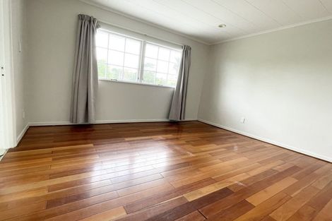Photo of property in 988 East Coast Road, Northcross, Auckland, 0632