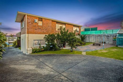 Photo of property in 176 Royal Road, Massey, Auckland, 0614