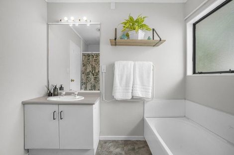 Photo of property in 2/1159 High Street, Taita, Lower Hutt, 5011