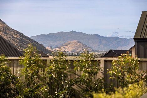 Photo of property in 20 Howden Drive, Jacks Point, 9371