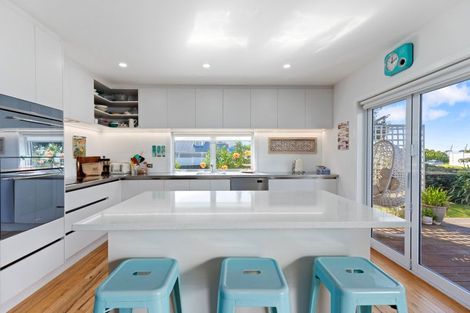 Photo of property in 142 Ngatai Road, Otumoetai, Tauranga, 3110