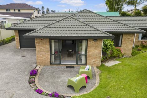 Photo of property in 32a Pine Road, Orewa, 0931