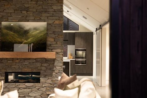 Photo of property in 28 Cunninghams Drive, Jacks Point, Queenstown, 9371