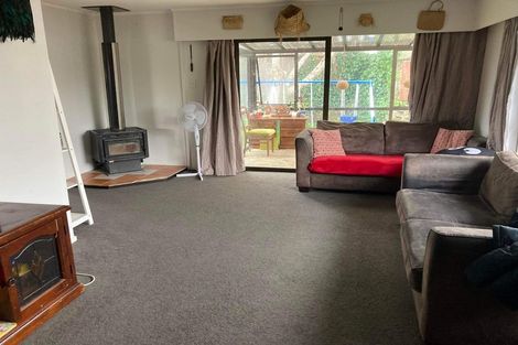 Photo of property in 15 Larchmont Grove, Totara Park, Upper Hutt, 5018