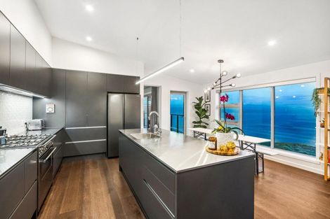 Photo of property in 7 Promontory Crescent, Newlands, Wellington, 6037