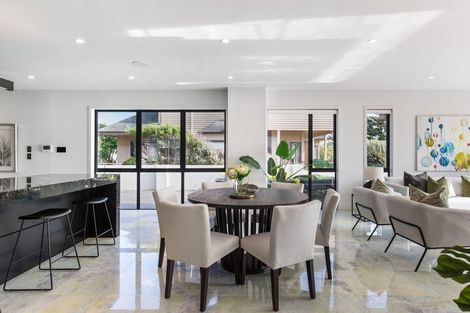 Photo of property in 18a The Esplanade, Eastern Beach, Auckland, 2012