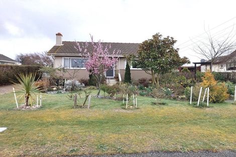 Photo of property in 8 Moorhouse Street, Waimate, 7924