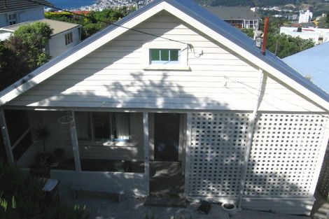 Photo of property in 6 Apuka Street, Brooklyn, Wellington, 6021