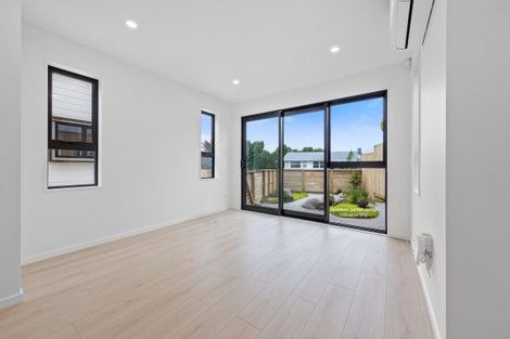 Photo of property in 2/1 O'connell Street, Manurewa, Auckland, 2102