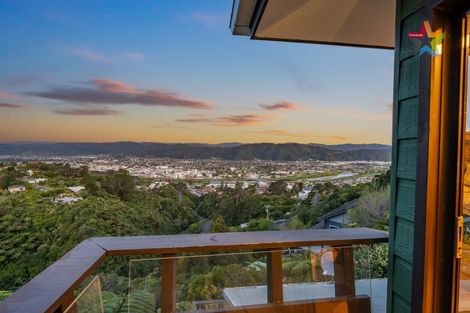 Photo of property in 93 Miromiro Road, Normandale, Lower Hutt, 5010