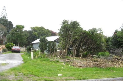 Photo of property in 20 Mcfarlane Street, Oakura, 4314