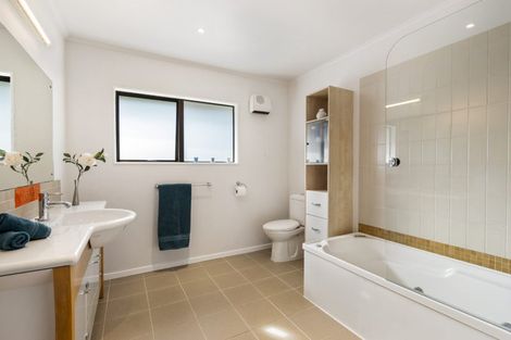 Photo of property in 8 Clayden Drive, Gulf Harbour, Whangaparaoa, 0930