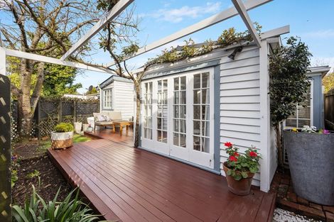 Photo of property in 147a Holly Road, St Albans, Christchurch, 8014