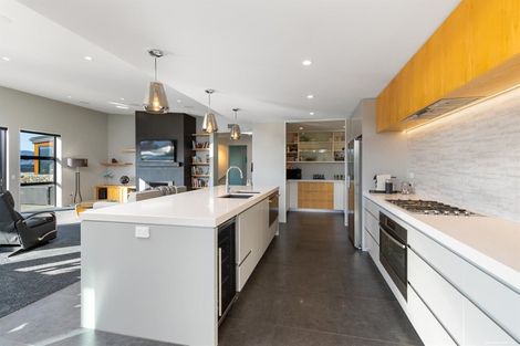 Photo of property in 10 Turnbull Crescent, Wanaka, 9305