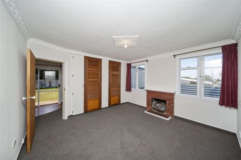 Photo of property in 48 Burns Street, Hawera, 4610