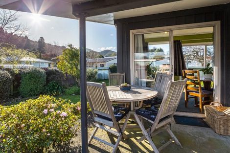 Photo of property in 9 Skipage Grove, Featherston, 5710