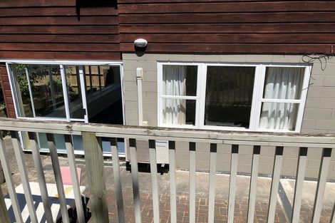 Photo of property in 40 Chatsworth Crescent, Pakuranga Heights, Auckland, 2010