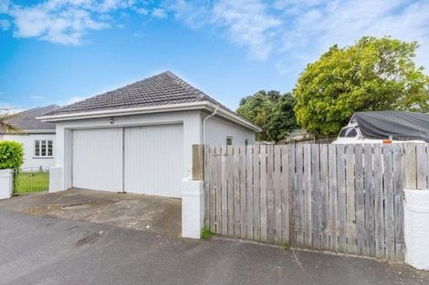 Photo of property in 2 Hinemoa Street, Paraparaumu, 5032
