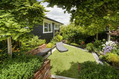 Photo of property in 3 Waimarama Court, Roslyn, Palmerston North, 4414