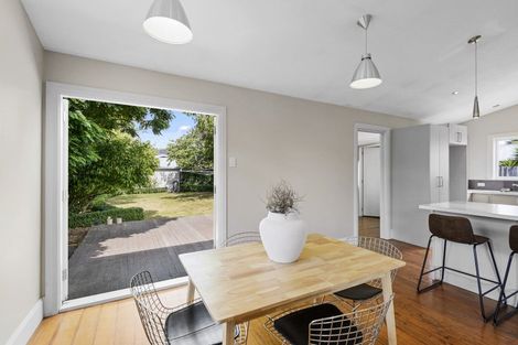 Photo of property in 124 Somerfield Street, Somerfield, Christchurch, 8024