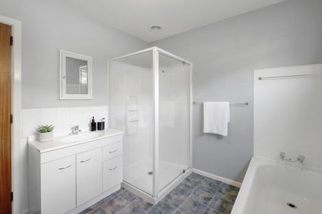 Photo of property in 18 Bayview Place, Cass Bay, Lyttelton, 8082