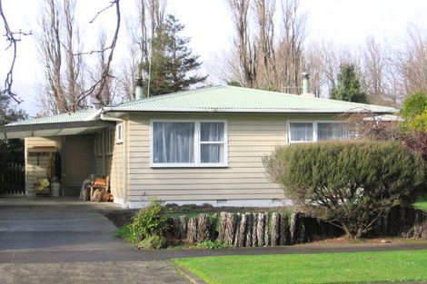 Photo of property in 71 Ruamahanga Crescent, Terrace End, Palmerston North, 4410