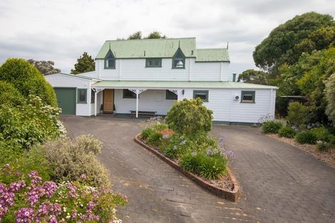 Photo of property in 5 Mcdonald Place, Marton, 4710