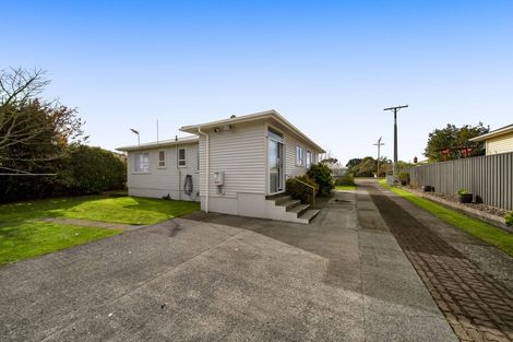 Photo of property in 77 Blake Street, Waitara, 4320