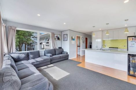 Photo of property in 50 Tamahere Drive, Glenfield, Auckland, 0629