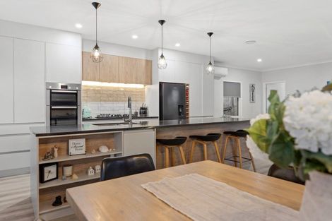 Photo of property in 111 Oteki Park Drive, Welcome Bay, Tauranga, 3112