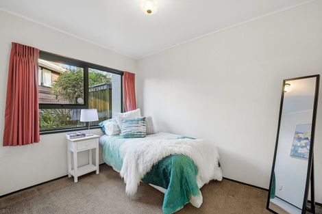 Photo of property in 2/983 Beach Road, Torbay, Auckland, 0630