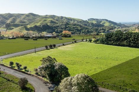 Photo of property in 7 Maungakotukutuku Road, Paraparaumu, 5032