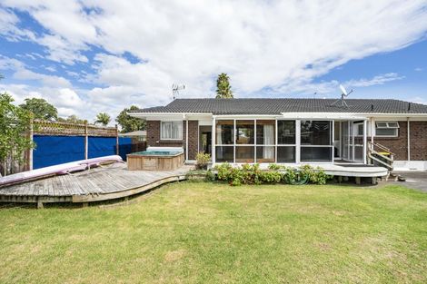 Photo of property in 5 Glengowan Place, Conifer Grove, Takanini, 2112