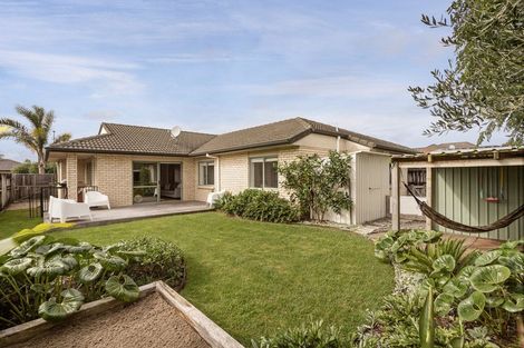 Photo of property in 14 Grabella Place, Papamoa Beach, Papamoa, 3118