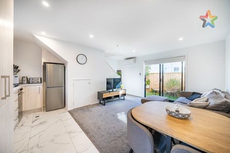 Photo of property in 4/97 Whites Line East, Waiwhetu, Lower Hutt, 5010