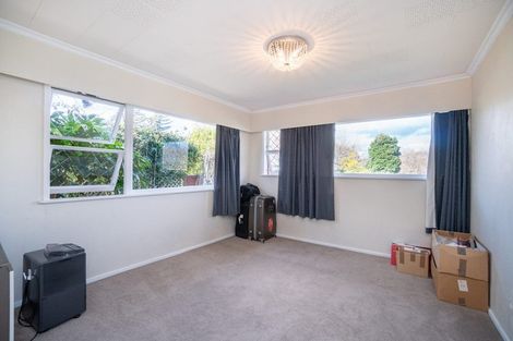 Photo of property in 4 Wikiriwhi Crescent, Awapuni, Palmerston North, 4412