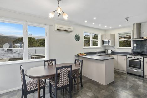 Photo of property in 40 Holborn Drive, Stokes Valley, Lower Hutt, 5019