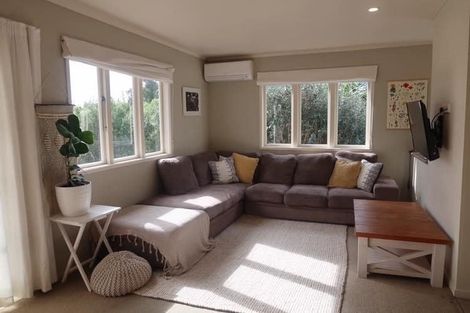 Photo of property in 42a Hammond Avenue, Hatfields Beach, Orewa, 0931