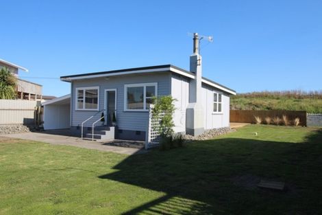 Photo of property in 1917 Parewanui Road, Parewanui, Bulls, 4894